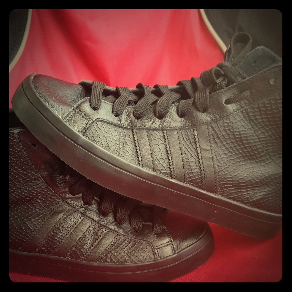 Adidas Sneakers